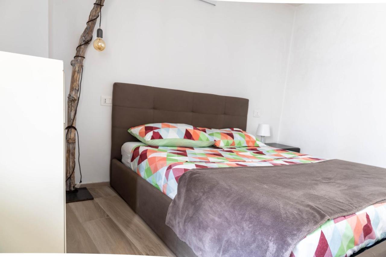 Smiley House Villa San Felice del Benaco Ngoại thất bức ảnh